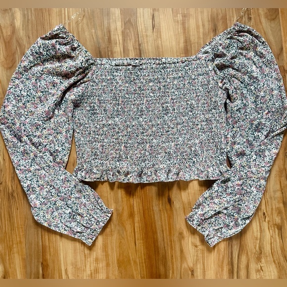 SO Floral Smocked Top - Picture 2 of 11